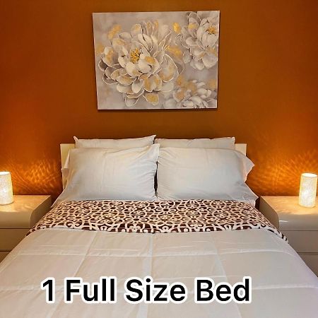 Spotless Guest Room With Shared Bathroom Орландо Экстерьер фото