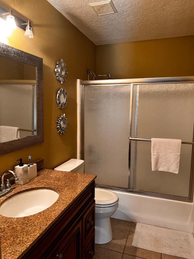 Spotless Guest Room With Shared Bathroom Орландо Экстерьер фото